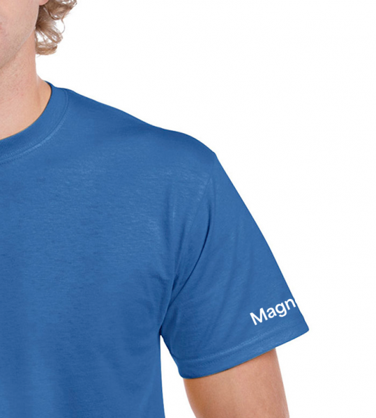 T-Shirt - royalblau mit Armlogo